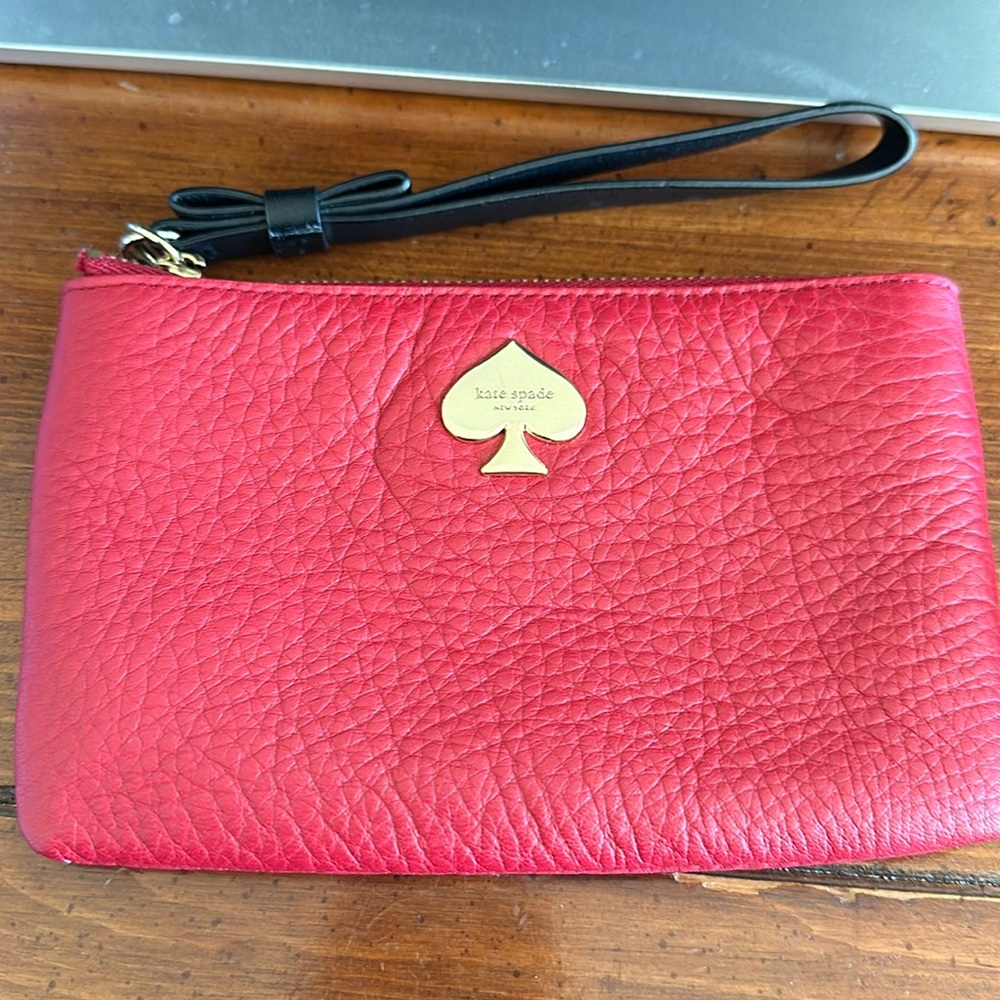 Kate Spade ♠️ red wristlet -EUC